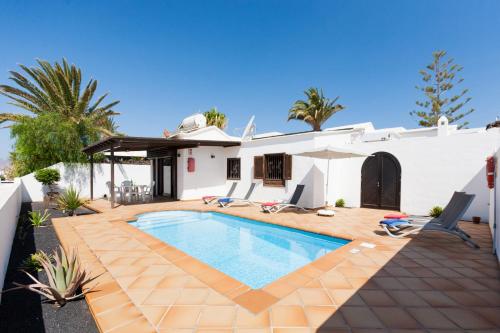 2 bedroom villa 'The Bungalow' with private heated pool. 1