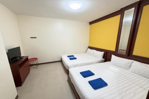 room detail thumbnail 1