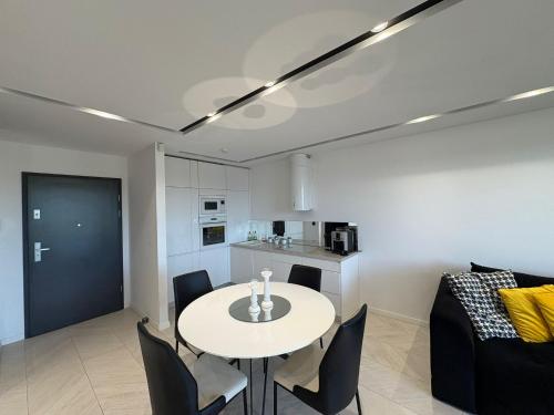 Beautiful apartment with air conditioning, balcony and underground garage, Cracovie (photo 3)