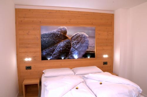 2 bedrooms, 5 beds