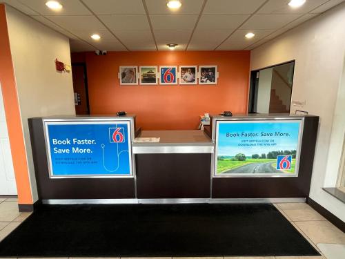 ล็อบบี้, Studio 6 Suites Urbana, IL in เออร์บานา (IL)