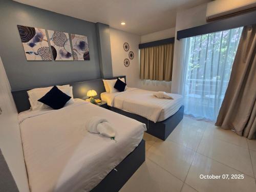 room detail thumbnail 1