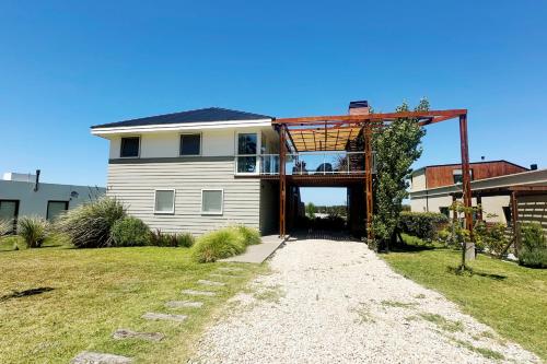 Casa Gabriela - Casa en Barrancas de San Benito Chapadmalal para 6 PAX - Hola Sur
