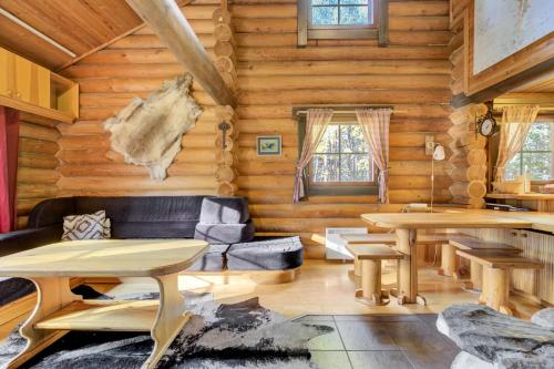 Laavu 15 Original Log Cabin with Sauna in Пігатунтурі