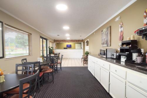 Létesítmények, Deerfield Inn By Capital O Blytheville AR I55 in Blytheville (Arkansas)