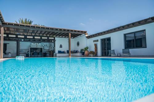 Villa Nazoly - Private Pool, Quiet & Exclusive Stay in Lanzarote, Nazaret