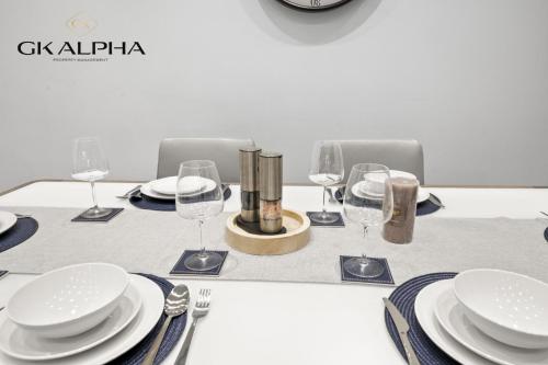 Luxury 4 Bedroom London Flat near Edgware Rd Tube and Hyde Park - Sleeps 8 - image 7