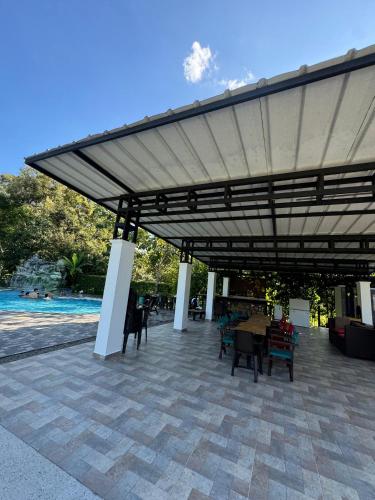 Finca Hotel Villavalusa in Marsella