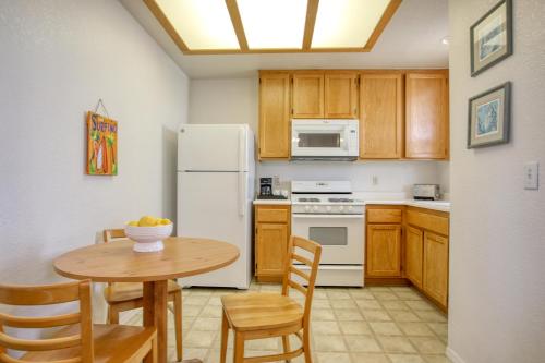 Pacific Plaza #306 - Ocean View - 1BdrmUp-2Q in Okeano (CA)