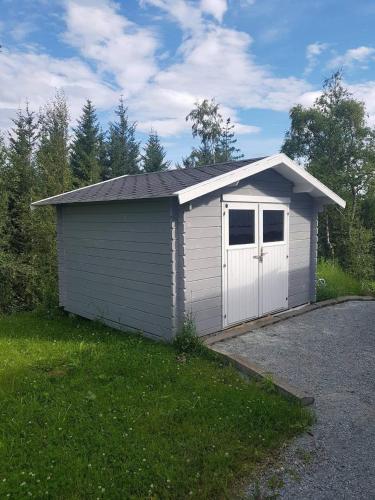 Huset i skogskanten i Bodø in Tverlandet