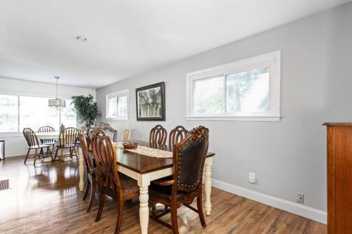 Létesítmények, 4Bedroom 2 Bath Home in Arts District-Smoky Row A in Carmel