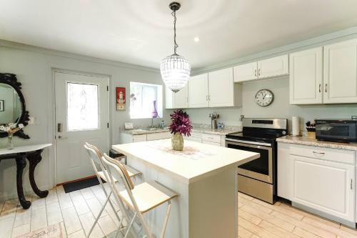 บริการและสิ่งอำนวยความสะดวก, Fully Furnished Private Basement Apartment in Carmel in คาร์เมล (IN)