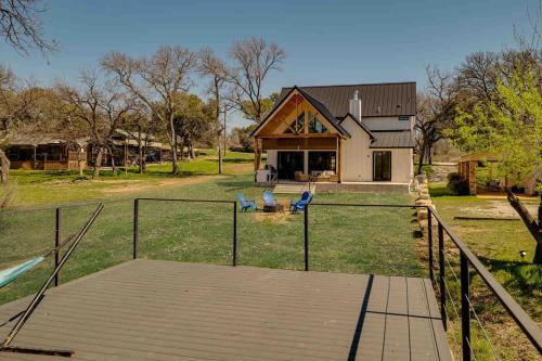 Top Rated Pecan Paradise in HSB Waterfront Fishing in Horseshoe Bay (TX)