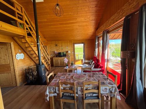 Chalet des Gardettes, belle vue 1220m d'altitude in Lagodvila