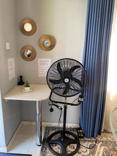 บริการและสิ่งอำนวยความสะดวก, Modern Studio in New Chadcombe - 2318 in ฮาราเรใต้