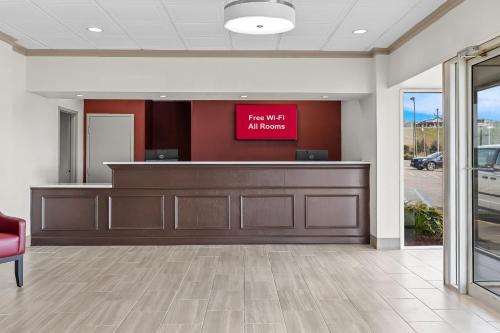 ล็อบบี้, Red Roof Inn Cambridge, OH in เคมบริจด์ (OH)