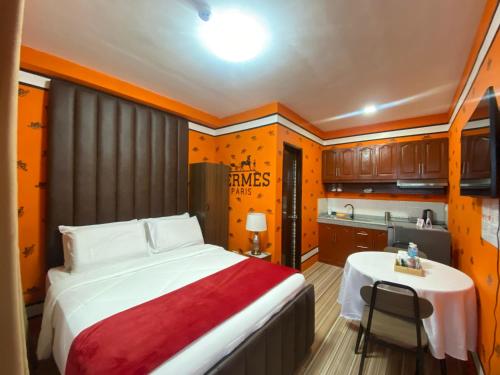 room detail thumbnail 0