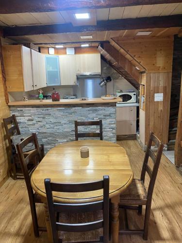 Charmante maison de village in Beauvezer