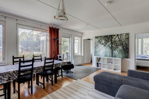 Guestroom, VUOSAARI-2 Pure luxury for 100 m2 in Vuosaari in Porslax