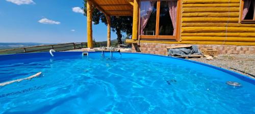 Brvnare Tomić (Brvnare Tomic) in Petrovac Na Mlavi