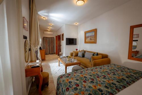Riad Joy - main image