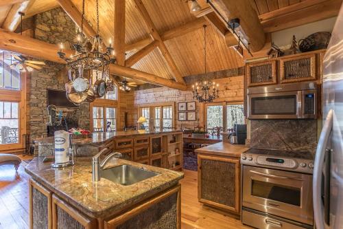 Red Stag Lodge at Eagles Nest in Banner Elk, USA