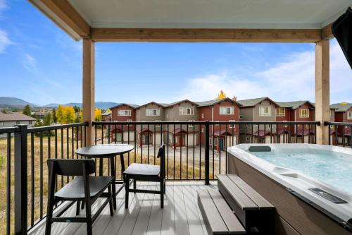 301 W Meadow Mile #3