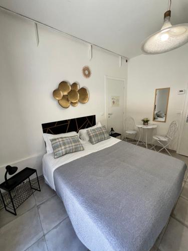 Monolocale autostrada di Imola con ingresso indipendente e piano cottura in อีโมล่า