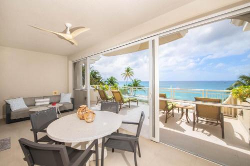 Beachcomber 15, George Town