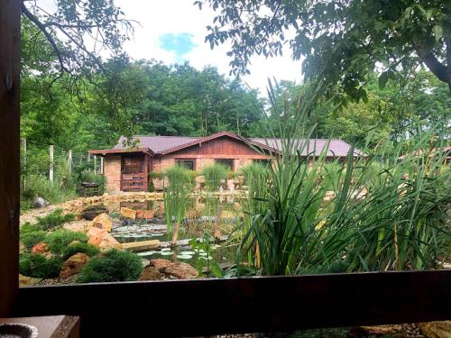 Piros Tanya és Vendégház - Village et club de vacances - Nyíregyháza