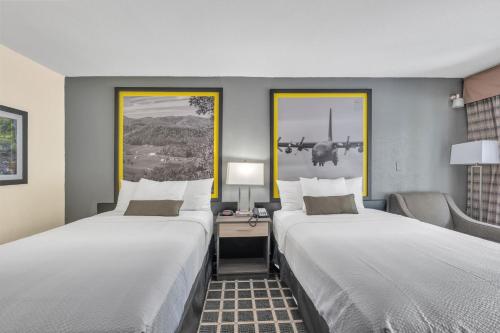 3 double beds
