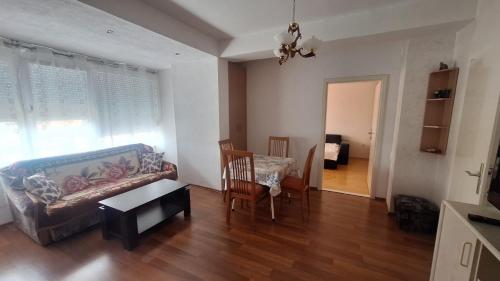 صالة مشتركة/ منطقة التلفزيون, Blue Sky Ohrid in فوسكا