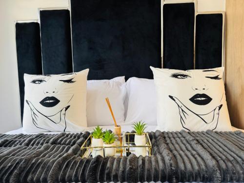 Warm Studio Apartment