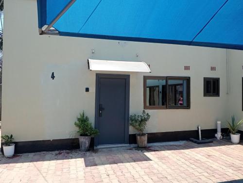 3 bdr apartment with Solar Backup & Wi-Fi Salama in เชลสตัน