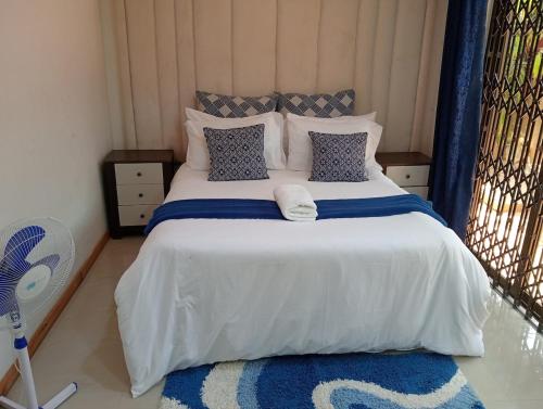 3 bdr apartment with Solar Backup & Wi-Fi Salama in เชลสตัน