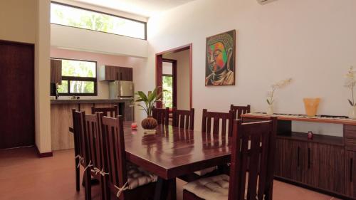 THE HOUSE VILLA 8pax in มาการิโอโกเมซ
