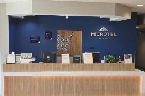 Microtel Inn & Suites by Wyndham Bluffs - image 6
