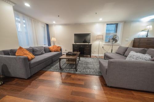 SPACIOUS 4BR 2BA apt WITH PRIVATE OUTDOOR SPACE UWS, New York