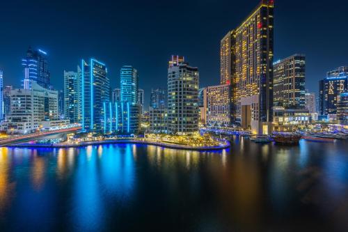 ShoresInn -Waterfront Bliss in Dubai Marina, Dubaï
