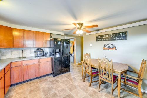 Hunt, Fish and Hike Home with Deck in Encampment in Saratoga (WY)