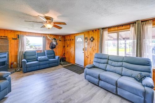 Hunt, Fish and Hike Home with Deck in Encampment in Saratoga (WY)