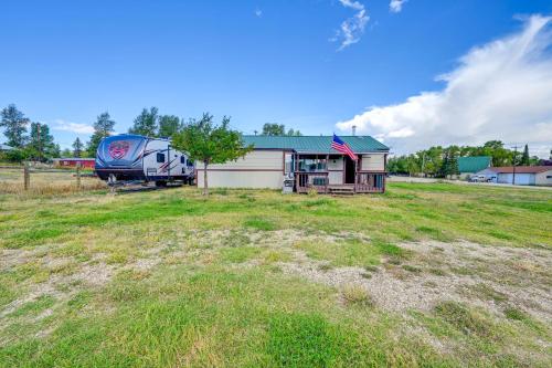 Hunt, Fish and Hike Home with Deck in Encampment in Saratoga (WY)