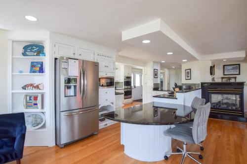 Waterfront with Private Dock, Eastham (Foto 6)