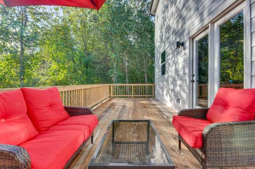 11 Mi to Dtwn Luxe Atlanta Retreat with Deck and Yard in Sandtown-Délkelet-Atlanta
