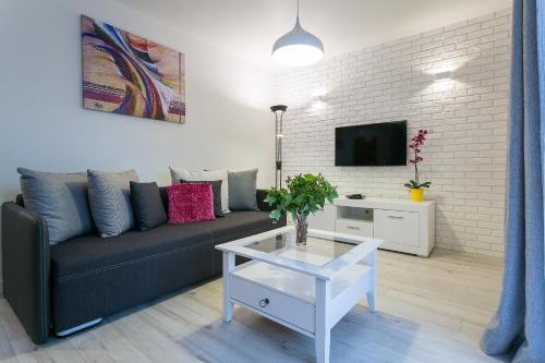 Apartment with Mountain View image 10