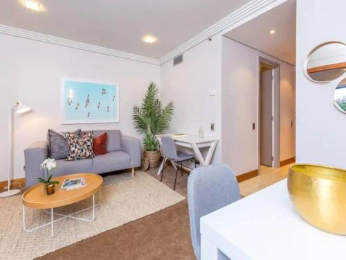 Cozy Central Apt with Pool & Gym by Zodiak Stays, Auckland (foto 2)