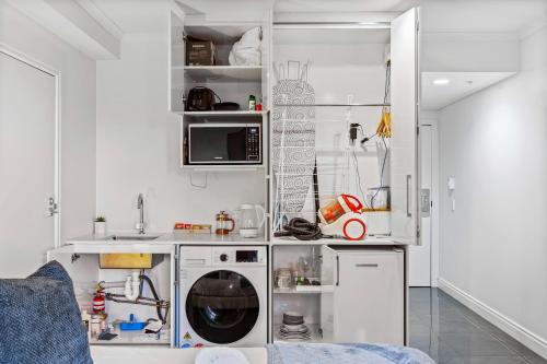 Cozy Room with King Bed, Gym and Pool Zodiak Stays, Auckland (photo 8)