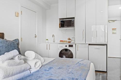 Cozy Room with King Bed, Gym and Pool Zodiak Stays, Auckland (photo 9)