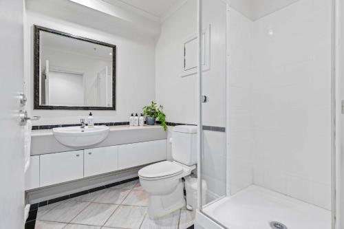 Cozy Room with King Bed, Gym and Pool Zodiak Stays, Auckland (photo 10)