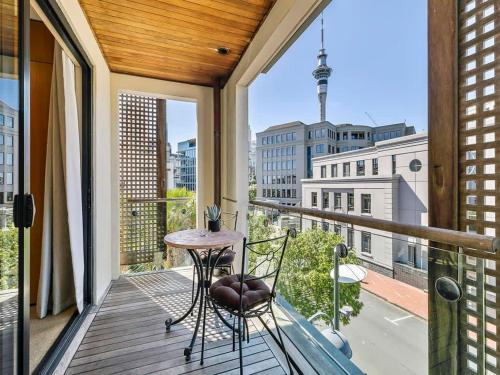Enormous CBD 1BR Unit with Parking by Zodiak Stays